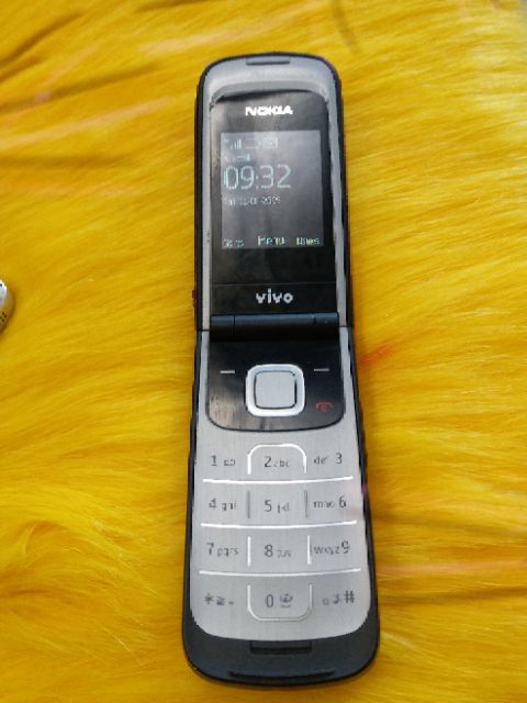 điện thoại nokia nắp bật 2720F