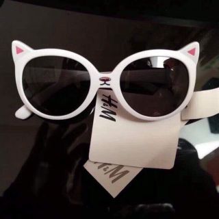 Kính h&m cho bé gái