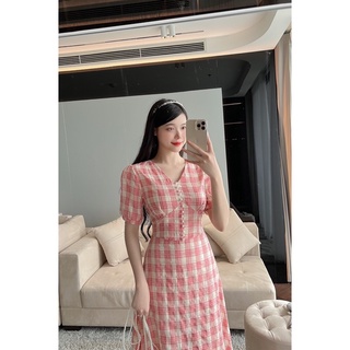 Váy kẻ cúc ngọc cổ v