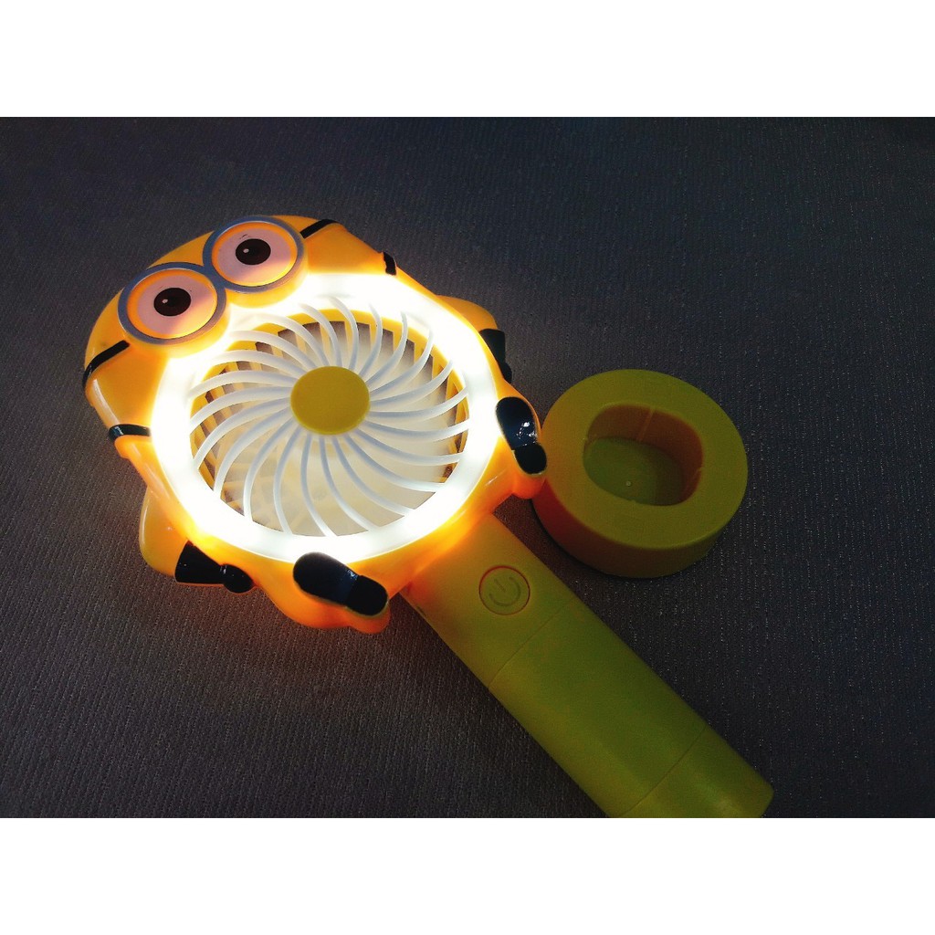 Quạt tích điện mini cầm tay Minion có đèn LED nhỏ nhắn đáng yêu xinh xắn siêu mát giải nhiệt mùa hè nóng bức