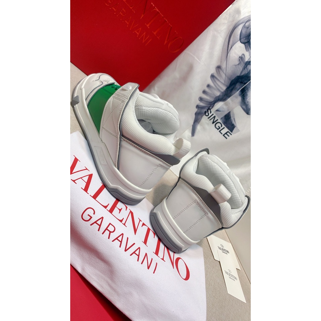 Giày sneaker da thật thời trang cao cấp Valentino phong cách trẻ trung, năng động
