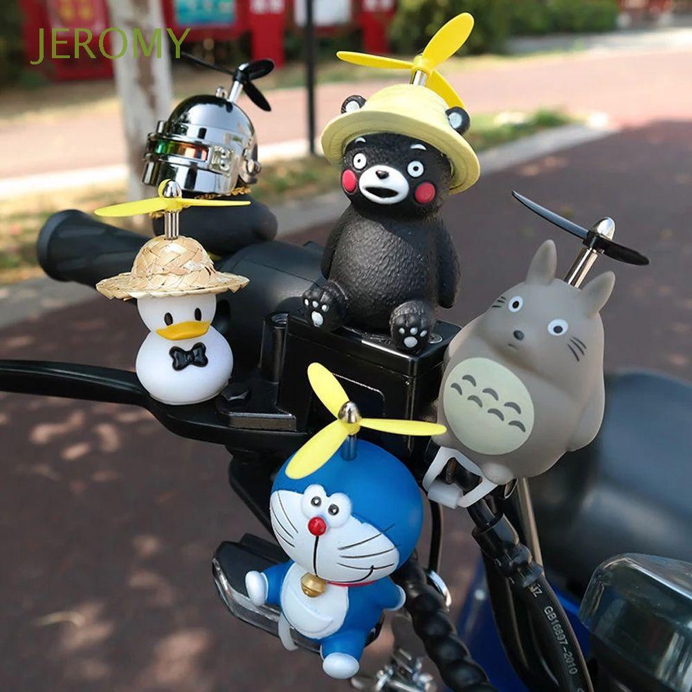 Đồ Chơi Chú Vịt Doraemon Đội Mũ Bảo Hiểm Bằng Tre Gắn Tay Lái Xe Đạp / Xe Máy