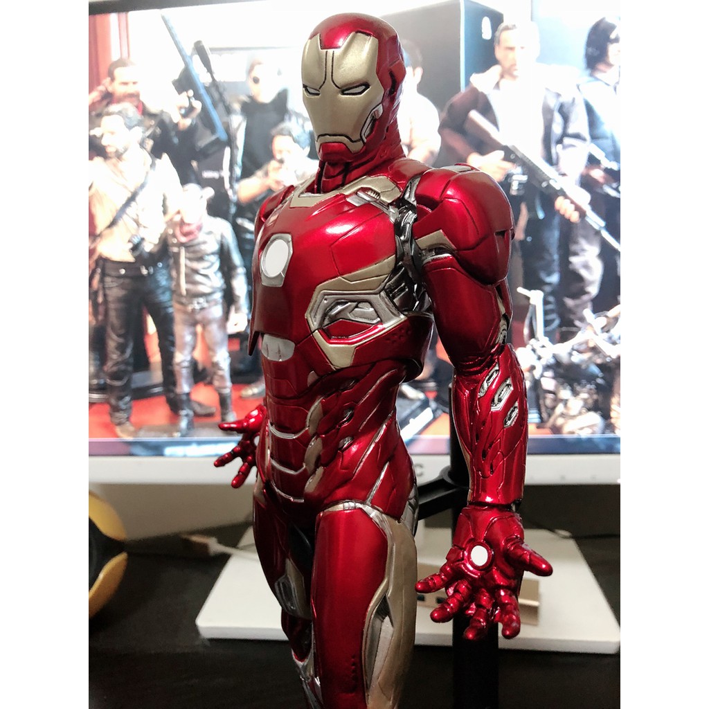 Mô hình Iron Man Mark 45 Avengers Age Of Ultron Crazy Toys 30cm Marvel