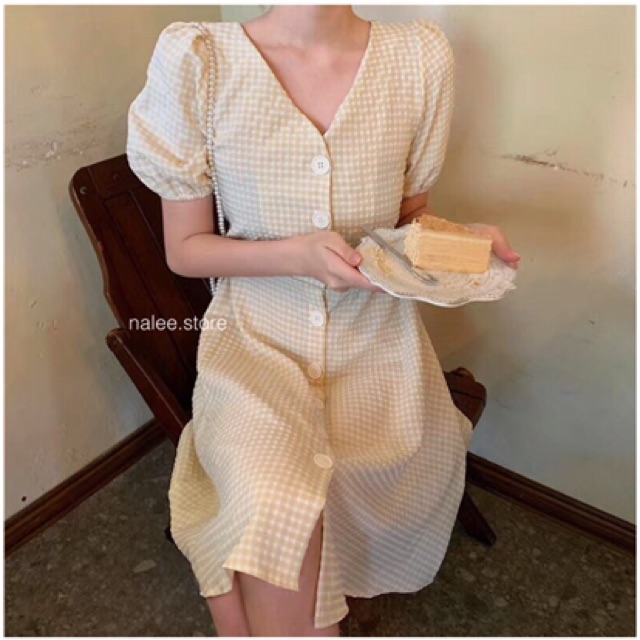 Váy kẻ cổ V khuy