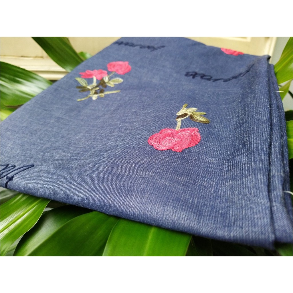 Vải bò thêu hoa