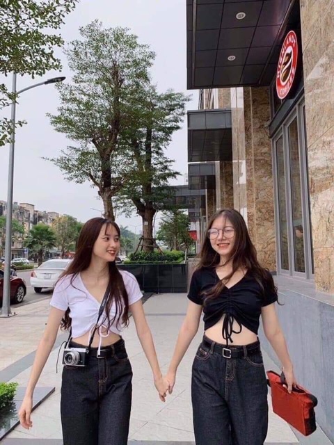 Áo croptop tay ngắn rút ngực