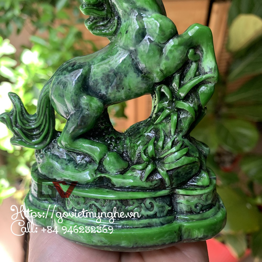 Tượng đá con ngựa trang trí phong thủy bàn làm việc phong thủy phòng khách - Xanh Lục Bích - 12cm