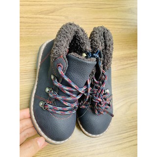 Giày lông cao cổ Primark
