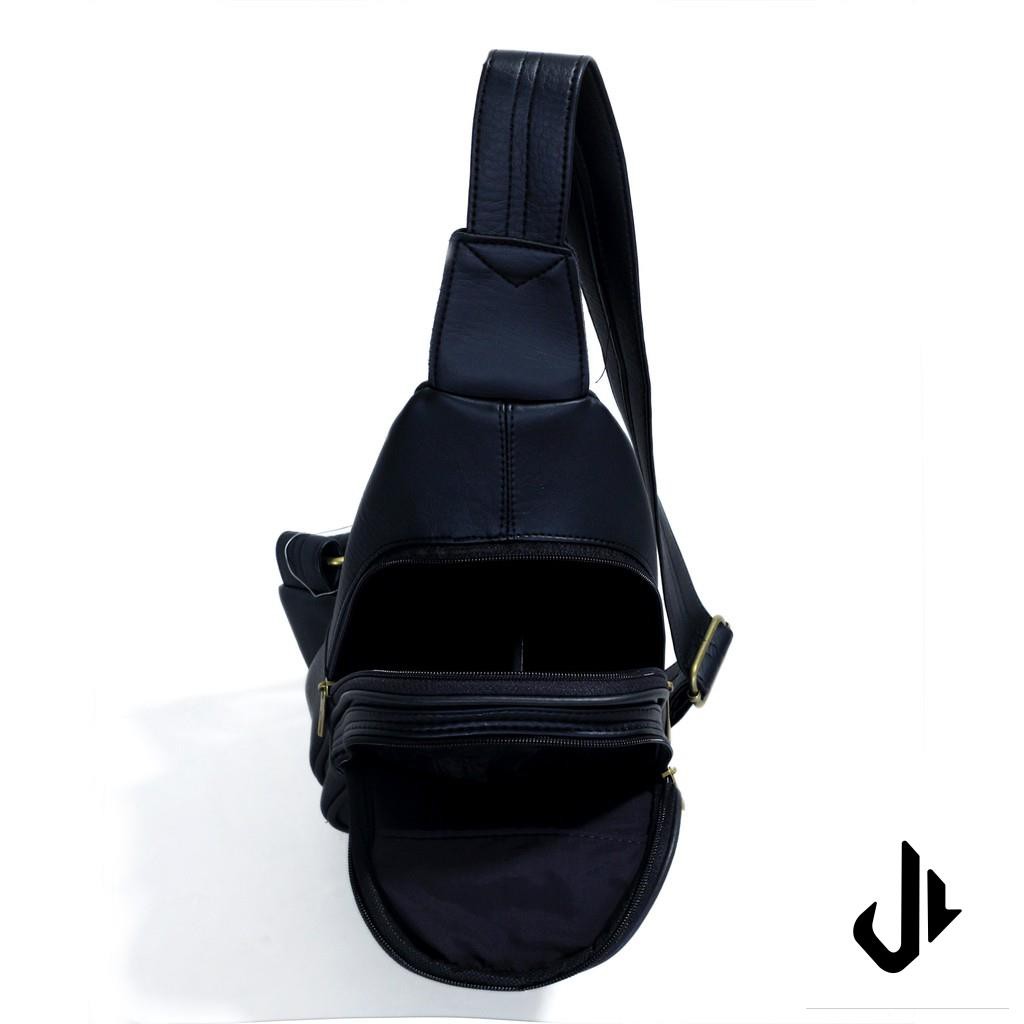 Túi đeo chéo CNT Unisex MQ18 Đen - J Shop