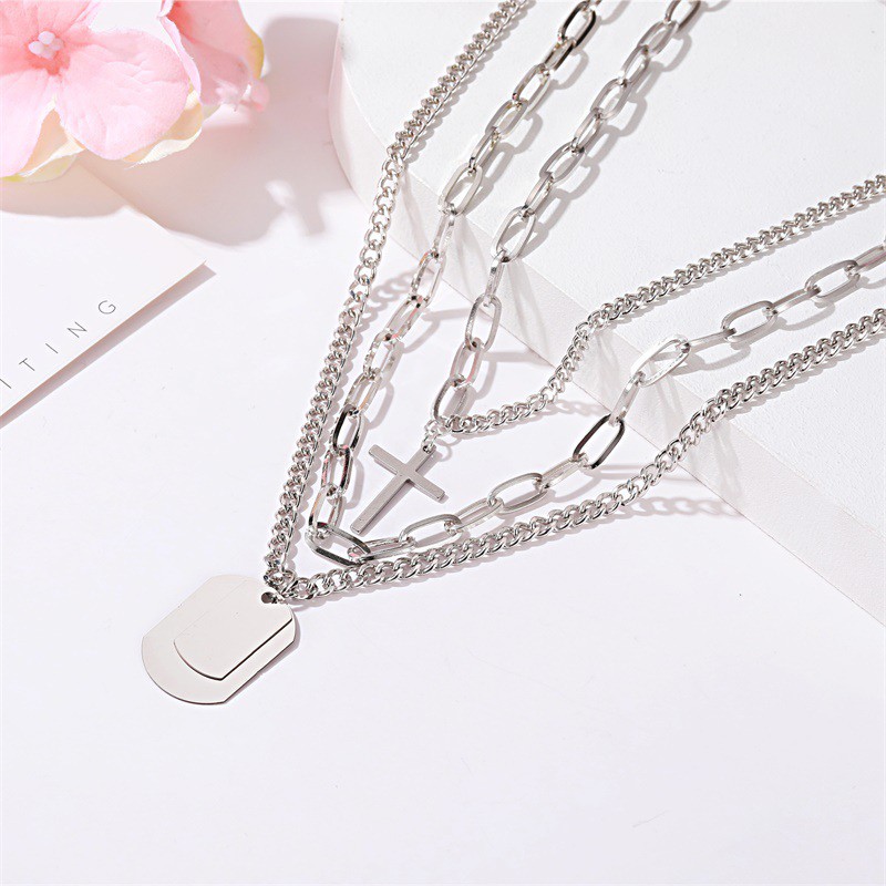 Three piece metal fashion necklace