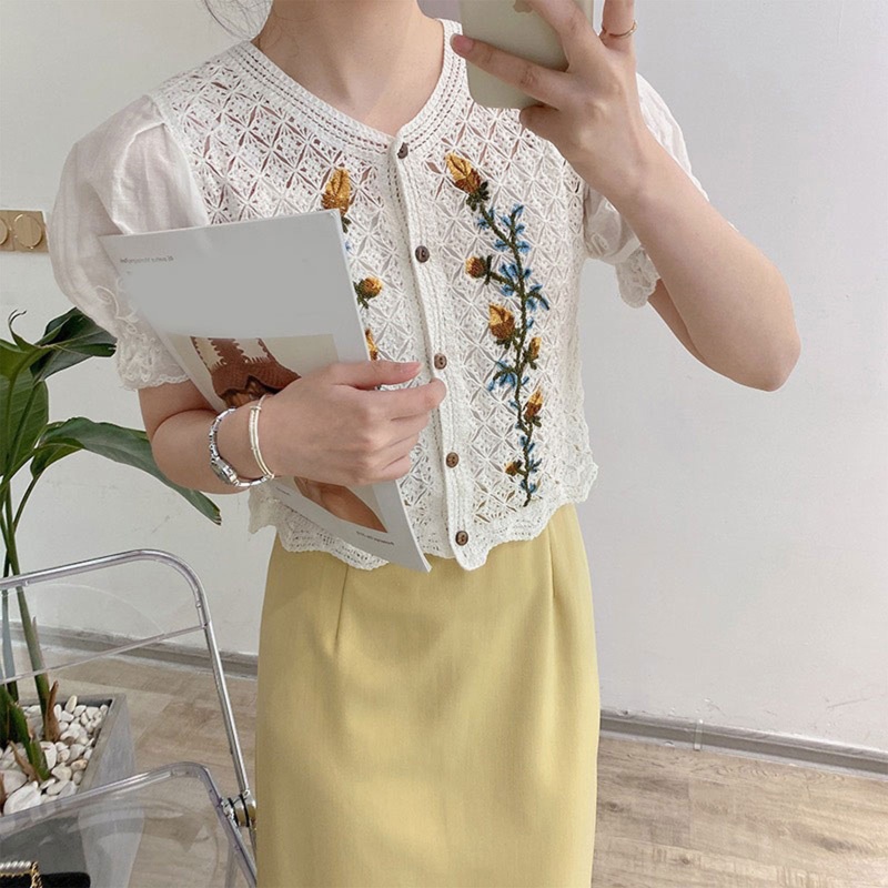 Áo Lửng Chiffon Tay Ngắn Cổ V Phối Ren Họa Tiết Hoa Thời Trang Cho Nữ