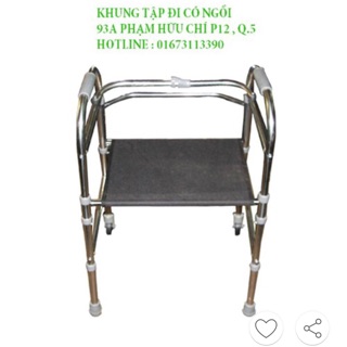 Khung tập đi có bạt ngồi.