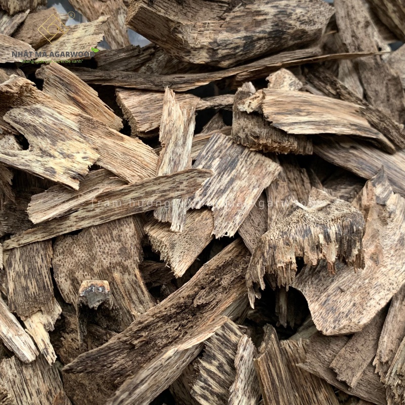 Bộ sản phẩm Trầm hương, trầm miếng (tuyển chọn) - Mã 2605 - Lọ 10gram | Nhật Mã Agarwood