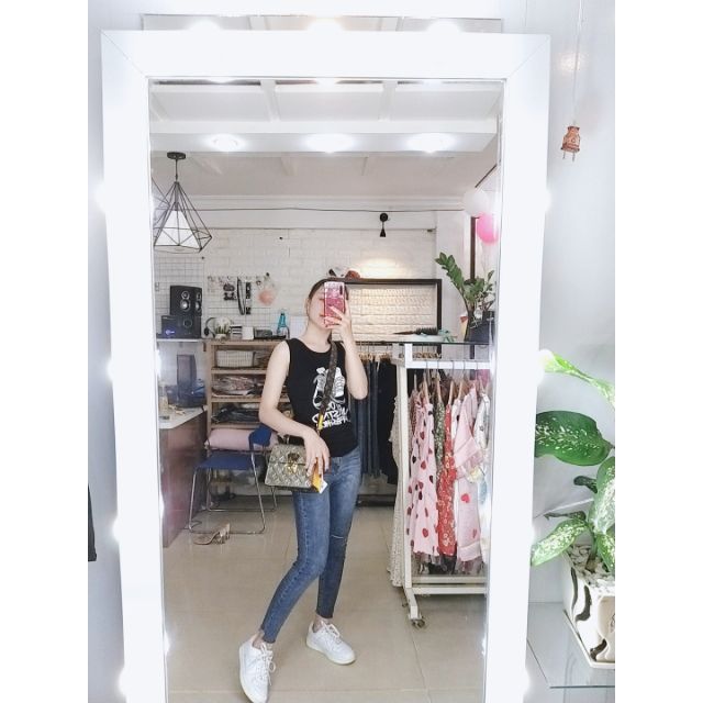 Áo ba lỗ..quần jeans