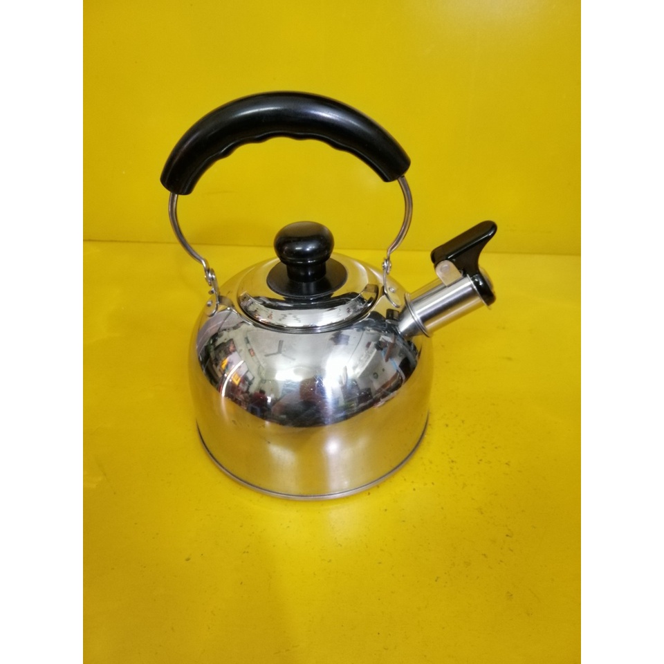 Ấm inox có còi hú nội địa Nhật (2.4L) (401), Dùng được bếp từ