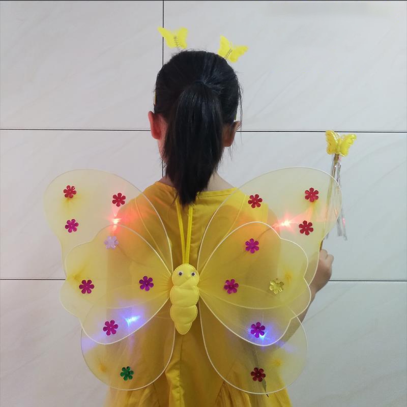 Bộ cánh bướm có đèn cho bé  bờm,gậy AKKU
