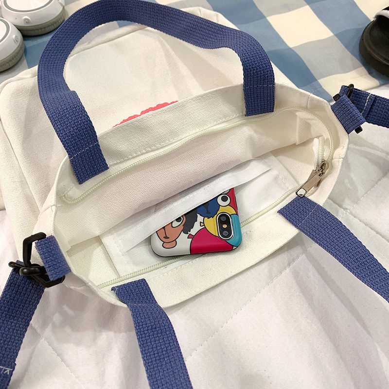 Túi Xách Đeo Vai Vải Bạt In Hình Gấu Dâu Tây Thời Trang Sành Điệu