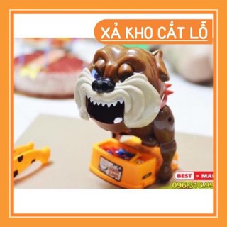 TRÒ CHƠI TRỘM XƯƠNG THÚ CẮN TAY_CHÓ BULL LOẠI TO