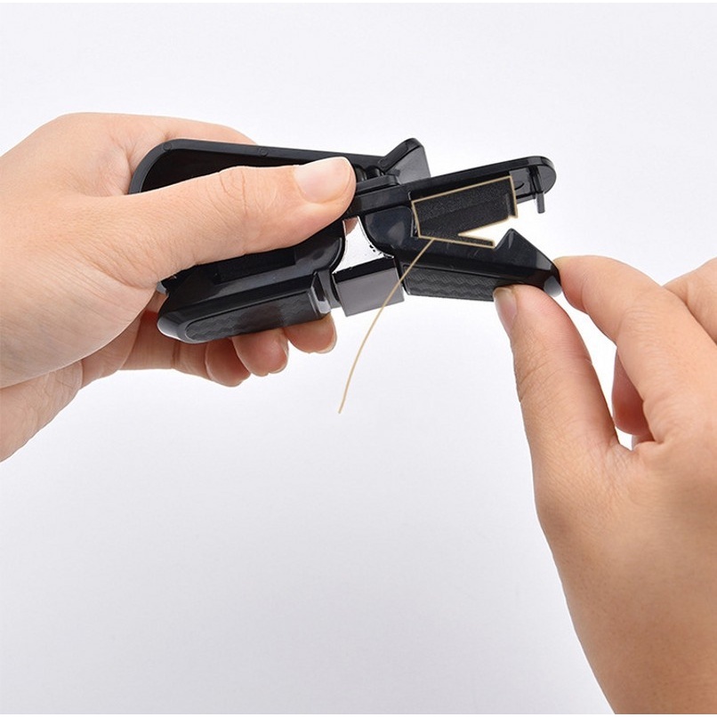 Giá Đỡ Mắt Kính Gắn Xe Hơi Đa Năng Tiện Dụng