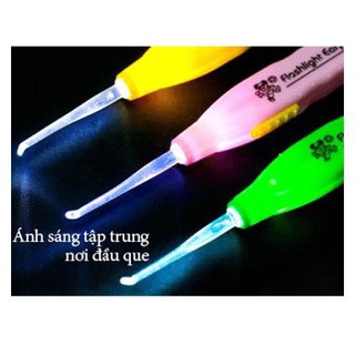 Đèn soi tai cho bé – Dụng cụ lấy ráy tai cao cấp