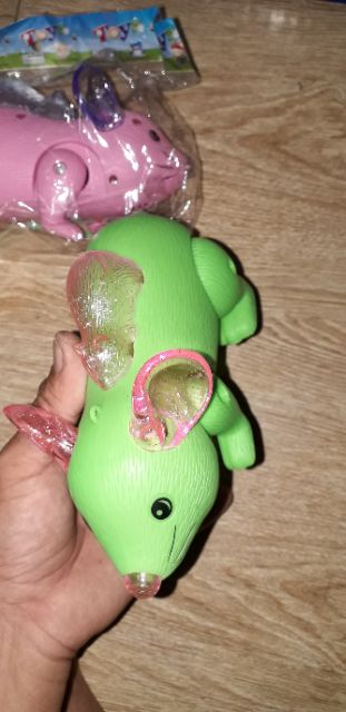 Chú chuột bằng nhựa có nhạc và đèn led rất đẹp tặng kèm pin