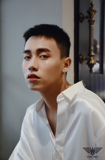 Sơ mi lụa trơn hàng thiết kế ,fom rộng | BigBuy360 - bigbuy360.vn