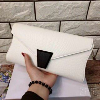 Clutch nắp gỗ cực chất - sẵn