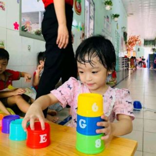 Cốc lồng xếp chồng
