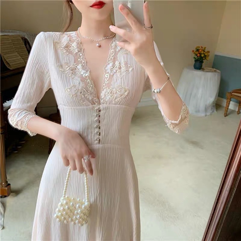 [SẴN-có ảnh thật]Đầm dài Emilia Dress cổ V viền ren sang trọng phong cách vintage cổ điển