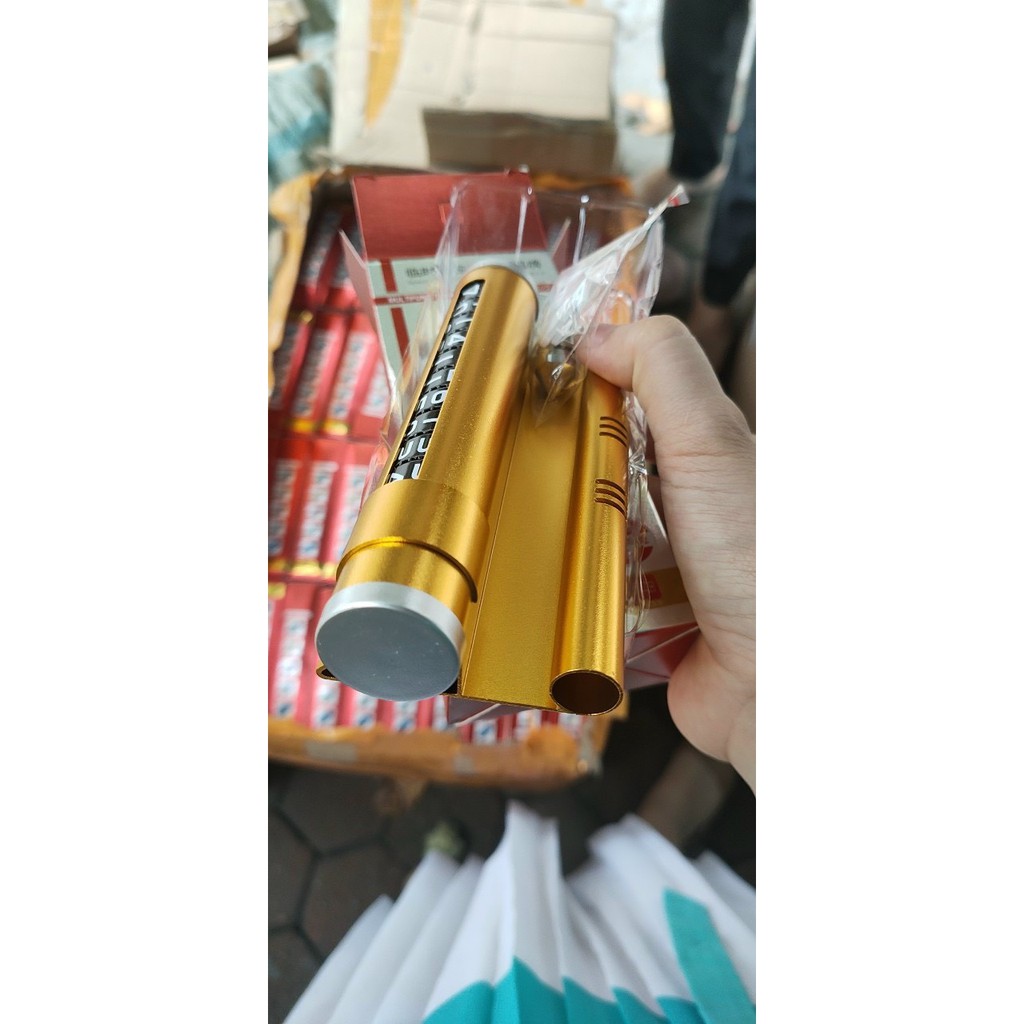 Bảng số điện ô tô kiêm giá đỡ điện thoại, tinh dầu, búa thoát hiểm 4in1