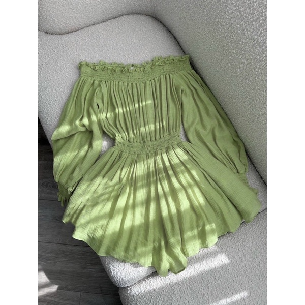 JUMSUIT TRỄ VAI BO EO