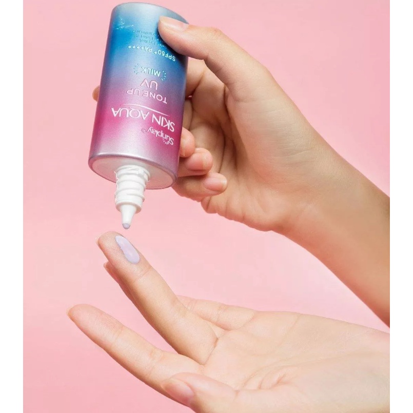 Kem chống nắng Skin Aqua Tone Up Essence Rohto Nhật Bản