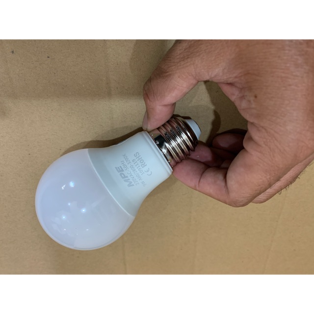 Đèn led bulb mpe 9w ánh sáng vàng LBD-9V