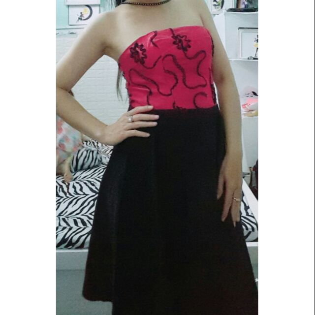 Đầm size S-M thanh lý có mút ngực nhé .