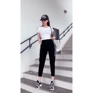 Bộ nữ thể thao phối sọc
