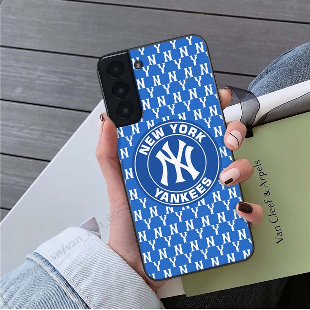 Ốp lưng Samsung S21 / S21 FE / S21 Plus / S21+ ốp điện thoại hình bearbrick, new york, thể thao