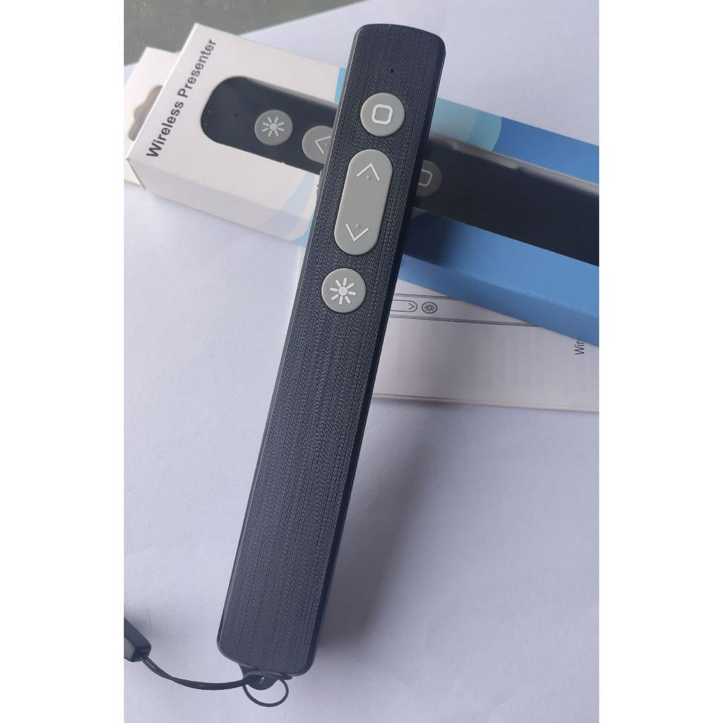 Bút chỉ trình chiếu slide V1. Bút chỉ lazer mẫu mới 2023 nút ấn nhạy, nhỏ gọn, sang trọng. Bút lazer tia màu đỏ.