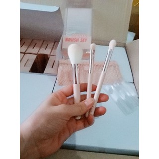 Bộ cọ trang điểm clio