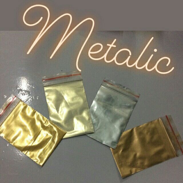 Bột màu metalic (nhũ)