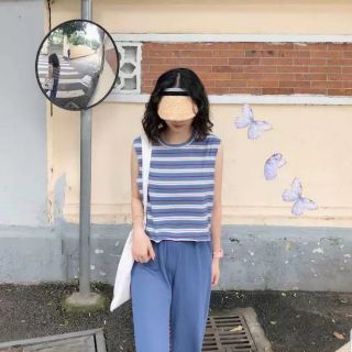 Tank top kẻ ngang