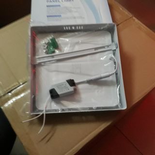 Đèn led ốp nổi 18w vuông trắng