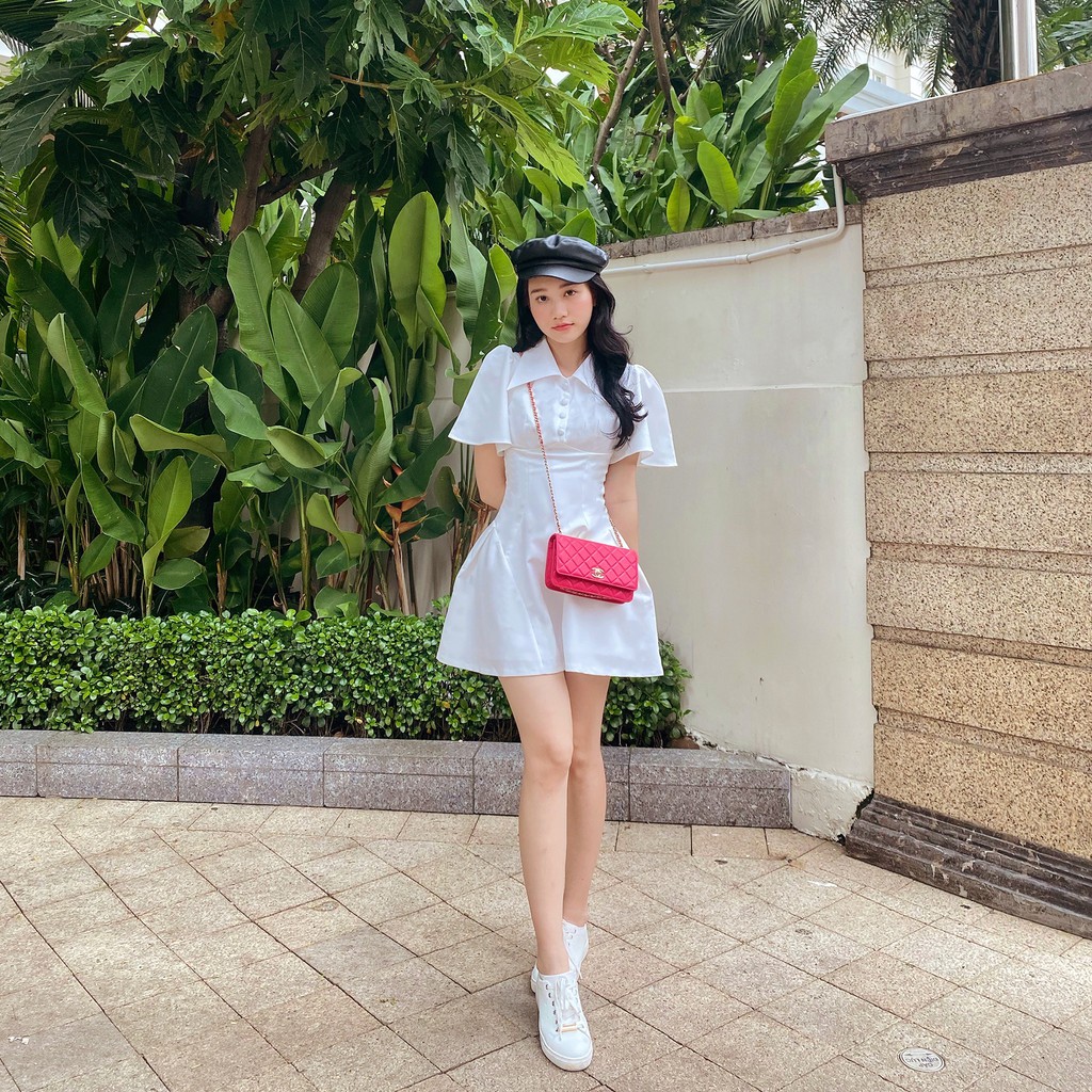 Đầm trắng dáng xòe hở lưng, cổ sơ mi xinh xắn | BigBuy360 - bigbuy360.vn