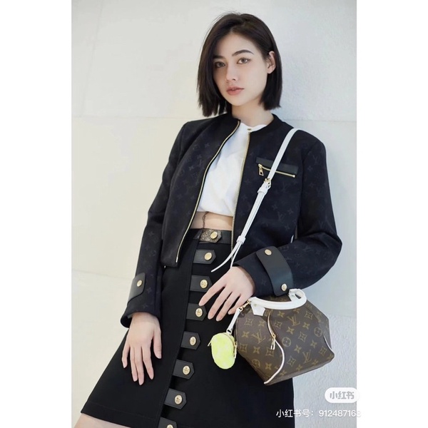 Áo khoác cao cấp vải phối da logo Louis Vuitton LV cao cấp trẻ trung phong cách