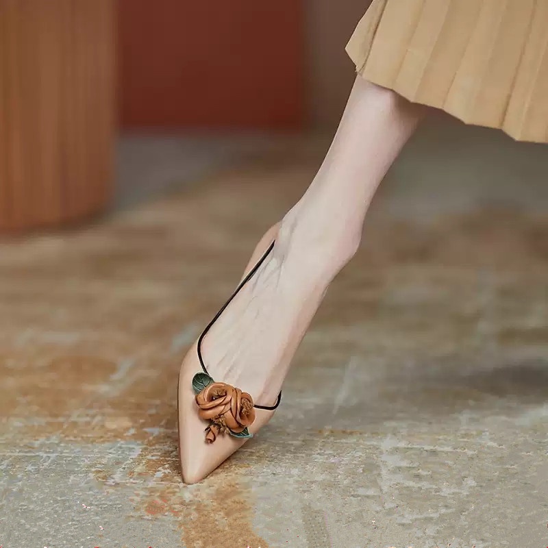 Giày cao gót nữ IELGY mũi nhọn trang trí thanh lịch phong cách retro