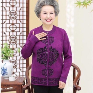 Áo khoác len hoạ tiết cho người già