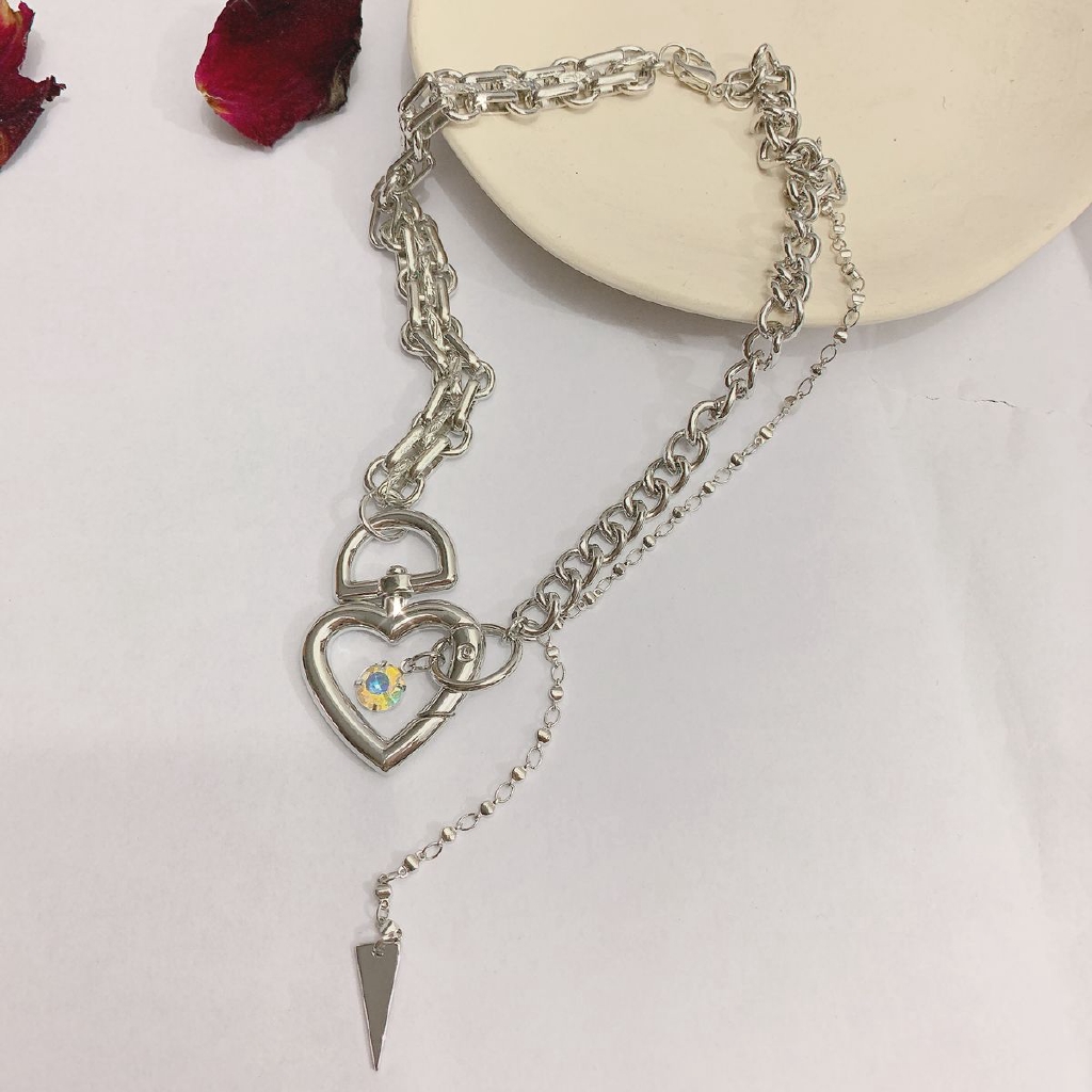 Dây Chuyền Mặt Trái Tim Phối Tua Rua Phong Cách Retro