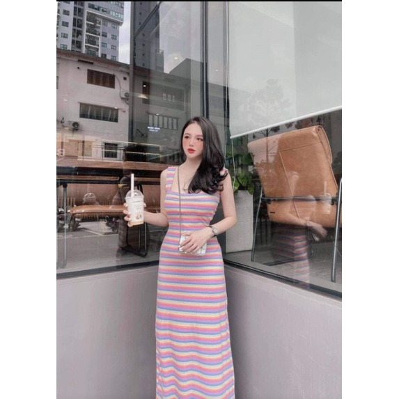 Đầm maxi kẻ ngang của Pham Kieu Trang