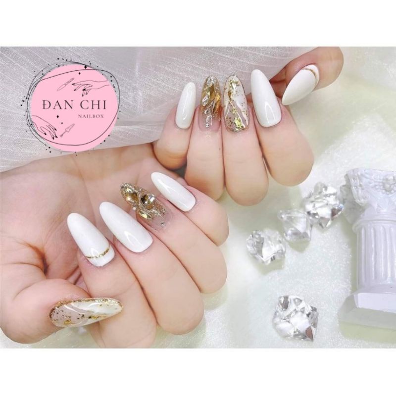 NailBox móng úp thiết kế sẵn Mẫu Trắng Đính Đá