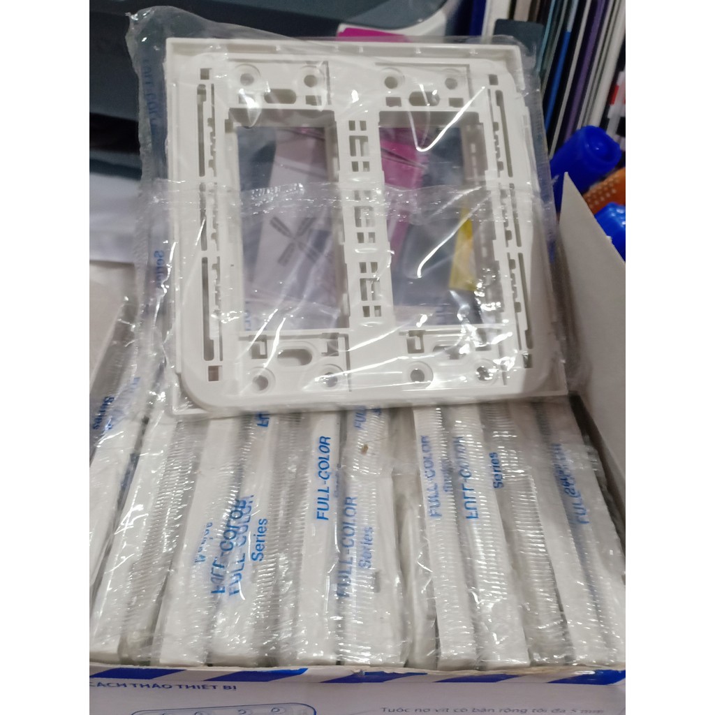 Mặt PANASONIC Full  -  dùng cho 4, 6 thiết bị - CHÍNH HÃNG