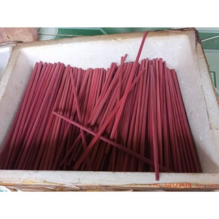 10 đôi đũa tre vót thủ công.